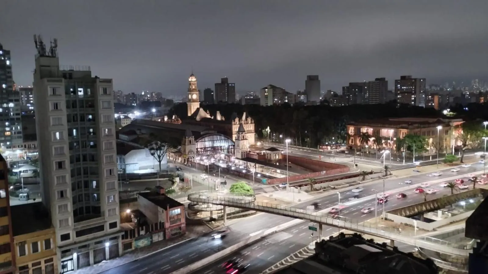 Studio Lindo; No Centro Em Frente Ao Metro! Sao Paulo